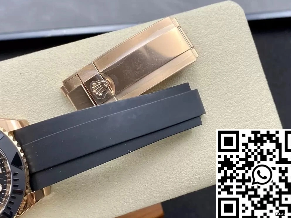 M126655-0002 Black Rose Dial Gold Factory Master Rolex Yacht Clean 0217